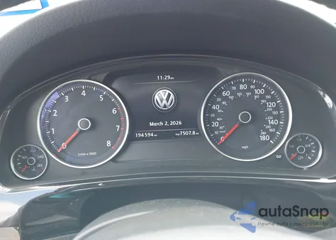 2013 Volkswagen Touareg Vr6 Sport from USA, damaged, VIN WVGEF9BP6DD009489